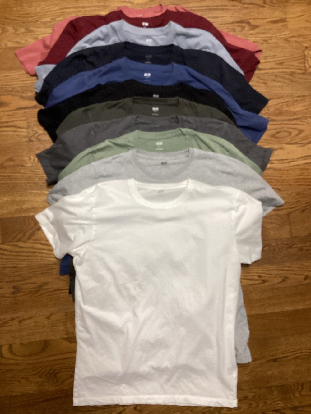 Uniqlo Classic Crew neck short sleeve tee bundle 11 Size Large - Picture 8 of 9